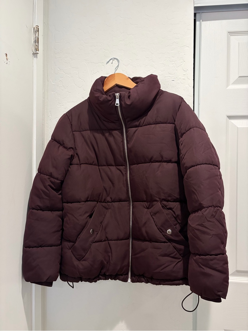 H&M Women's Quilted Puffer Jacket in Plum